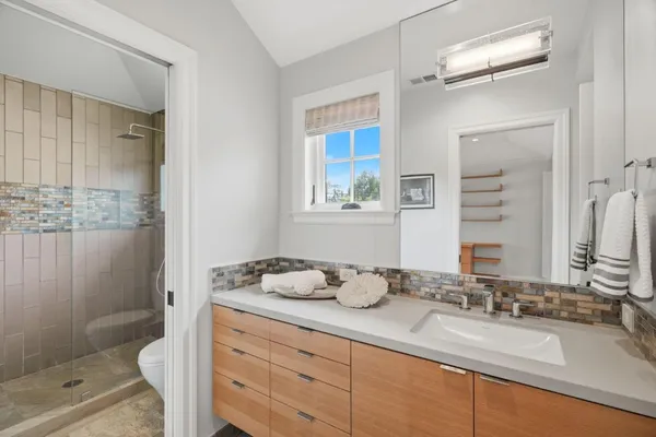 $6,688,000 | 633 Giralda Drive, Los Altos, CA 94024