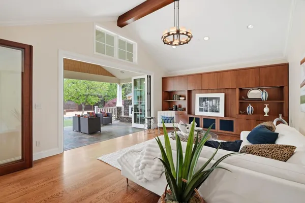 $6,688,000 | 633 Giralda Drive, Los Altos, CA 94024