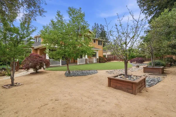 $6,688,000 | 633 Giralda Drive, Los Altos, CA 94024