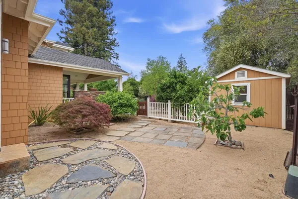 $6,688,000 | 633 Giralda Drive, Los Altos, CA 94024