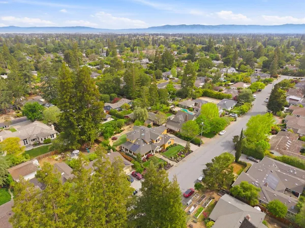 $6,688,000 | 633 Giralda Drive, Los Altos, CA 94024