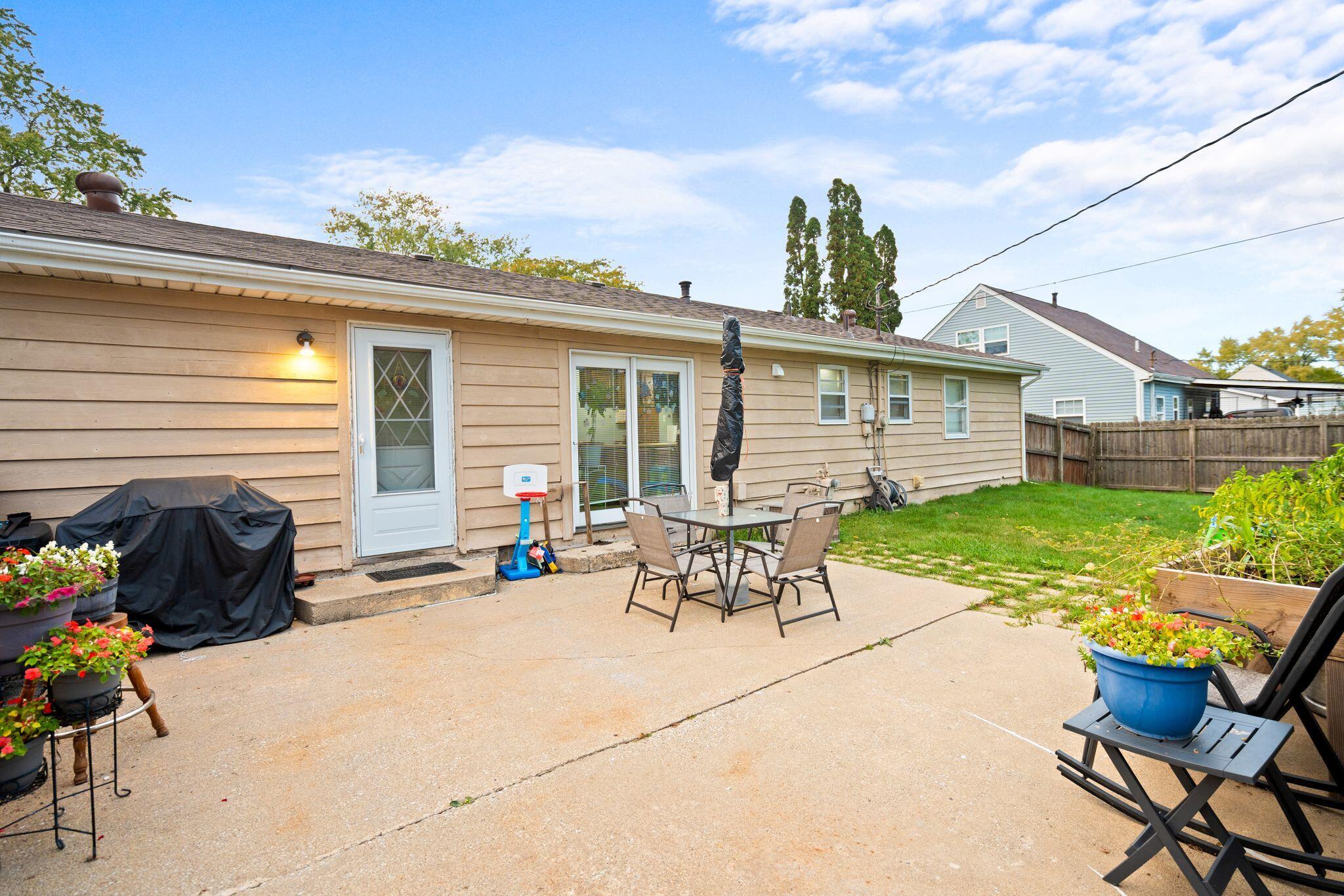 755-1 Baltimore Road Valparaiso, IN 46385 - Photo 8 of 9 2048x1365