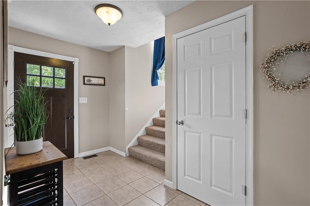 8801 Hilltop Road Irwin, PA 15642 - Photo 3 of 25 Gallery Image 3