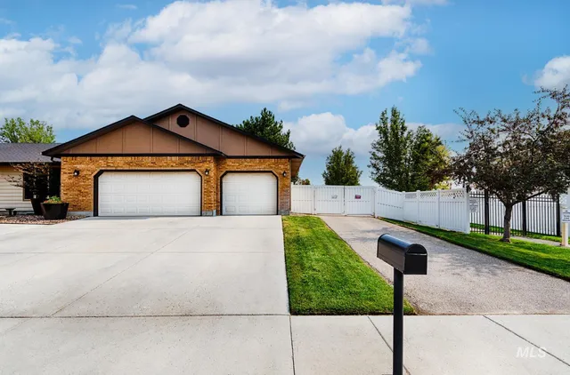 $680,000 | 1276 North Cambrick Drive, Kuna, ID 83634
