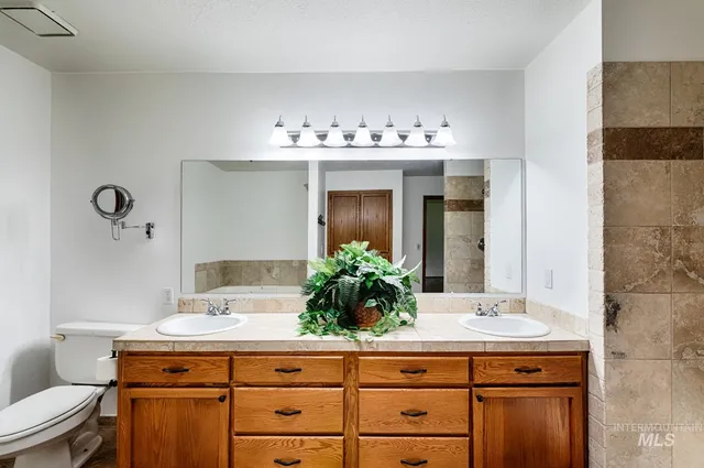 $680,000 | 1276 North Cambrick Drive, Kuna, ID 83634