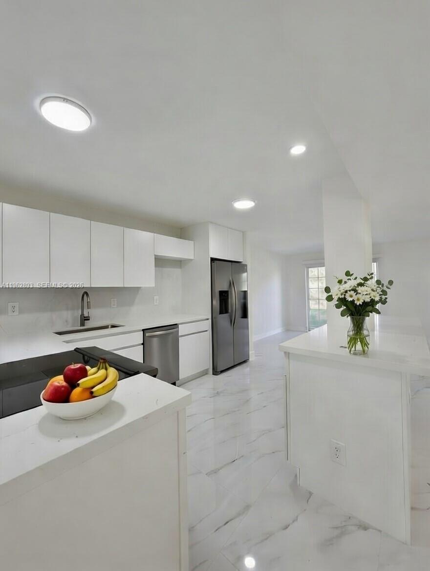 9719 North New River Canal Road, Unit 308 Plantation, FL 33324 - Photo 11 of 33