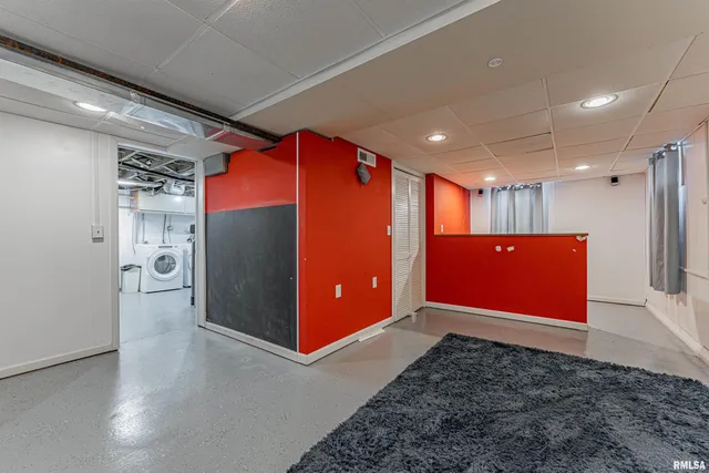 $189,000 | 201 North Elm Street, Lincoln, IL 62656