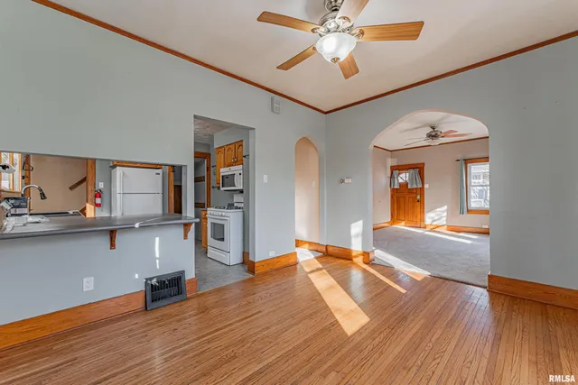 $189,000 | 201 North Elm Street, Lincoln, IL 62656