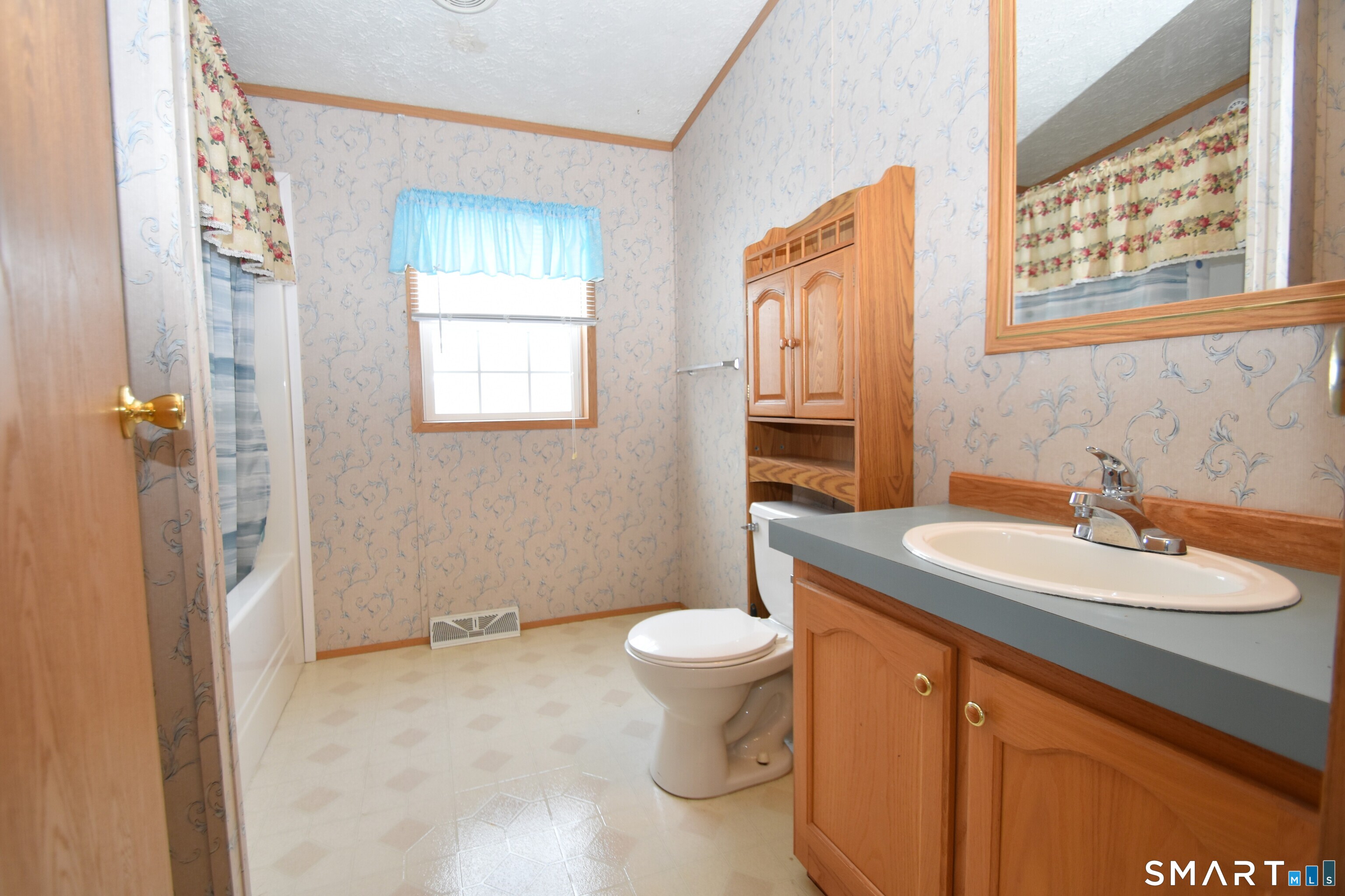 325 Kelly Road Vernon, CT 06066 - Photo 7 of 9 Main Full Bath