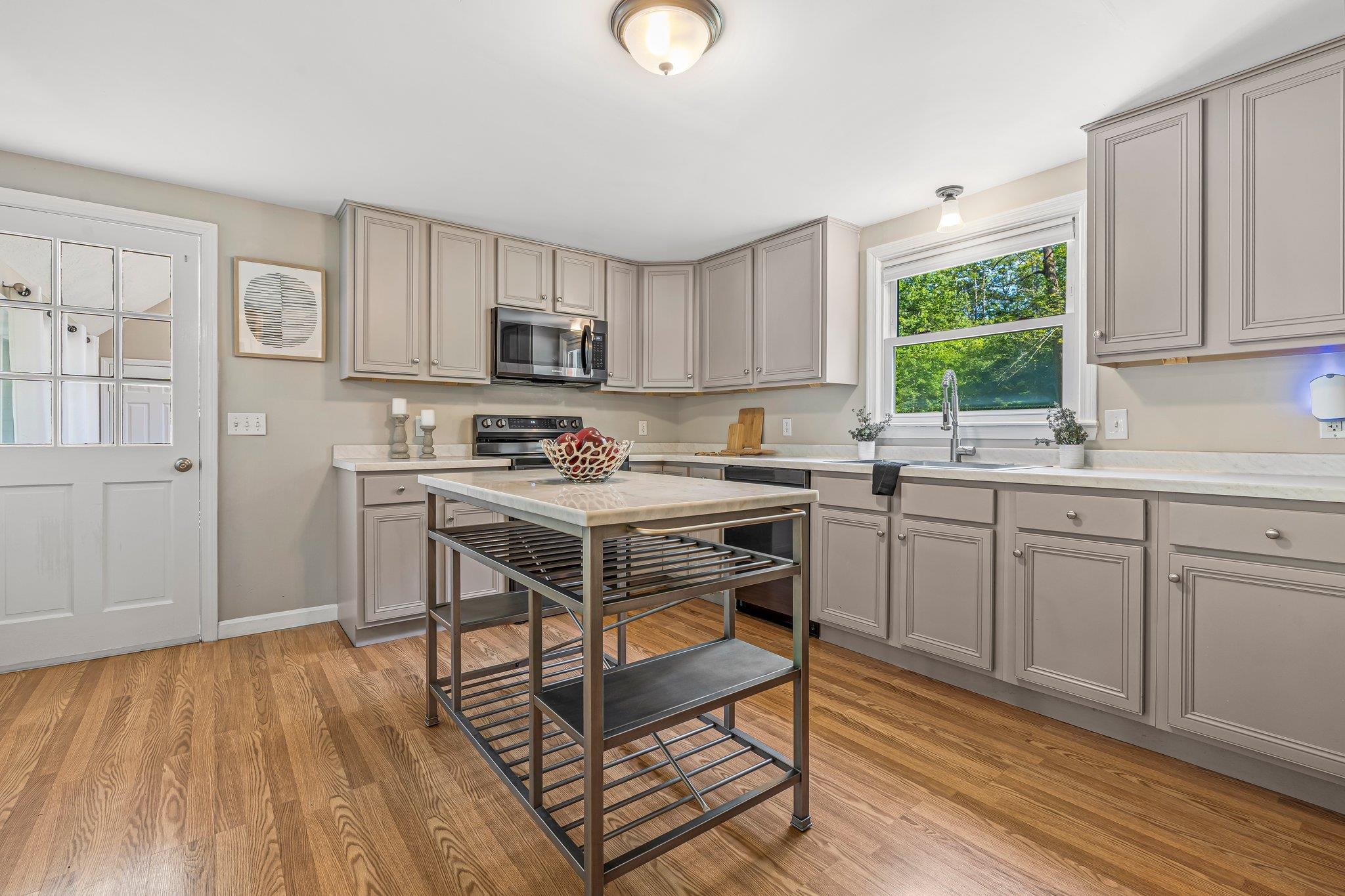 5 Catskill Drive Merrimack, NH 03054 - Photo 10 of 49