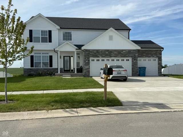 $599,900 | 8772 Potomac Way, Lowell, IN 46356