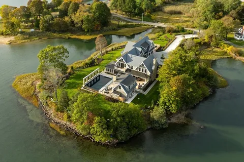 $6,200,000 | 140 Livingstone Avenue, Beverly, MA 01915