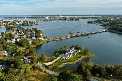 $6,200,000 | 140 Livingstone Avenue, Beverly, MA 01915