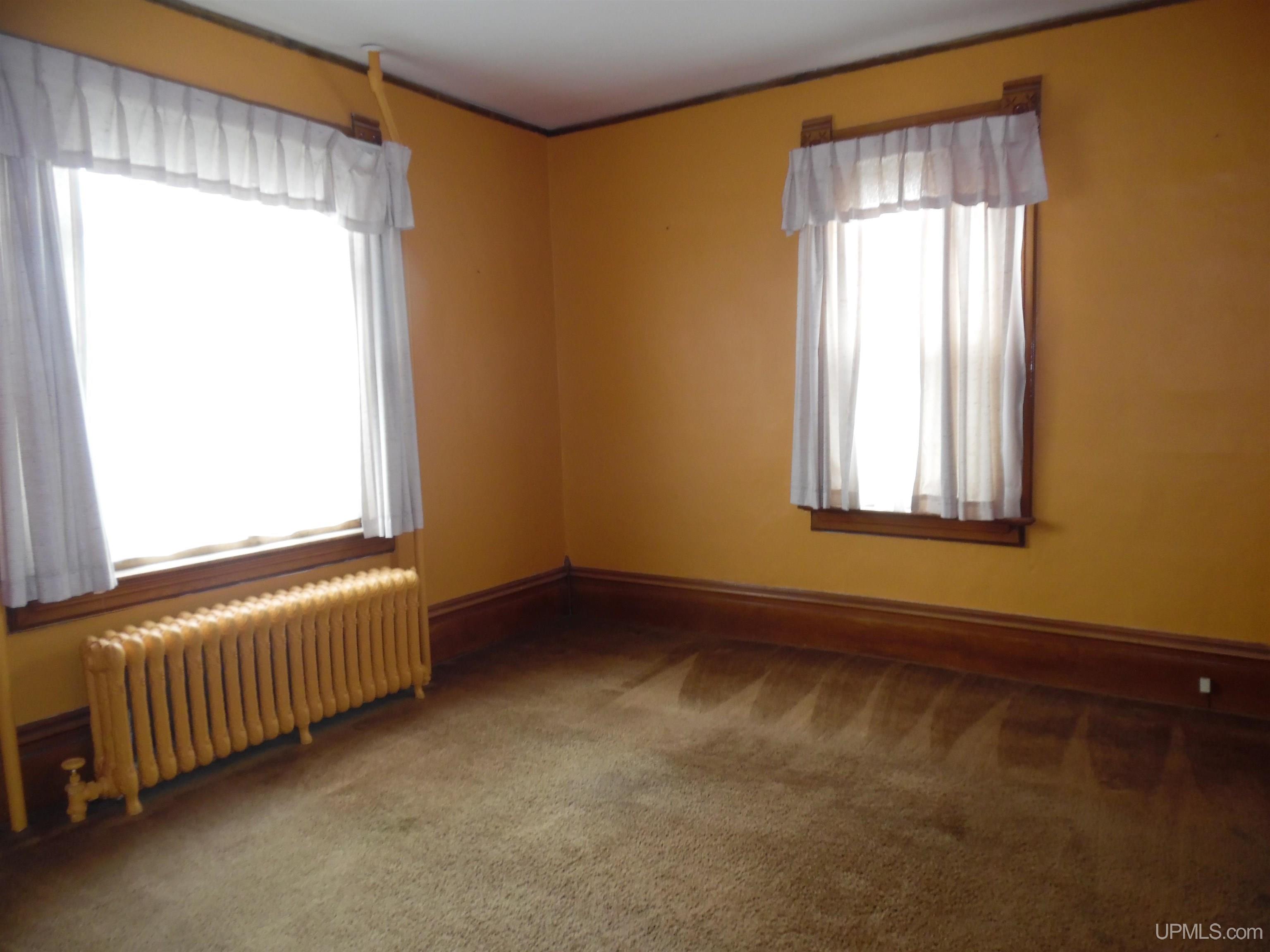 141 Pewabic Street Laurium, MI 49913 - Photo 2 of 36