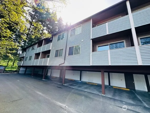 $1,500 | 5631 Hwy Place, Unit 10, Everett, WA 98203