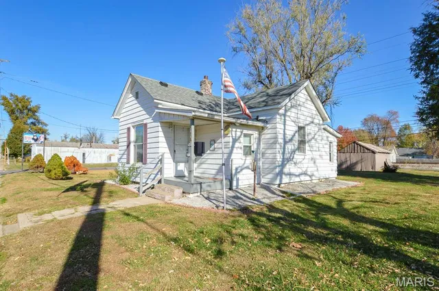 $20,000 | 114 North Delmar Avenue, Hartford, IL 62048