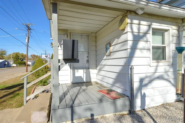 $20,000 | 114 North Delmar Avenue, Hartford, IL 62048