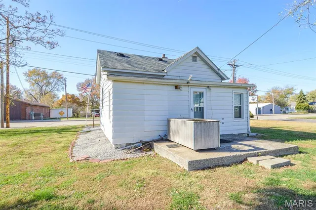 $20,000 | 114 North Delmar Avenue, Hartford, IL 62048