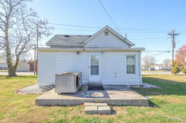 $20,000 | 114 North Delmar Avenue, Hartford, IL 62048