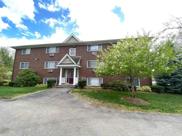 $1,849 | 3861 Brown Avenue, Unit 32, Manchester, NH 03103
