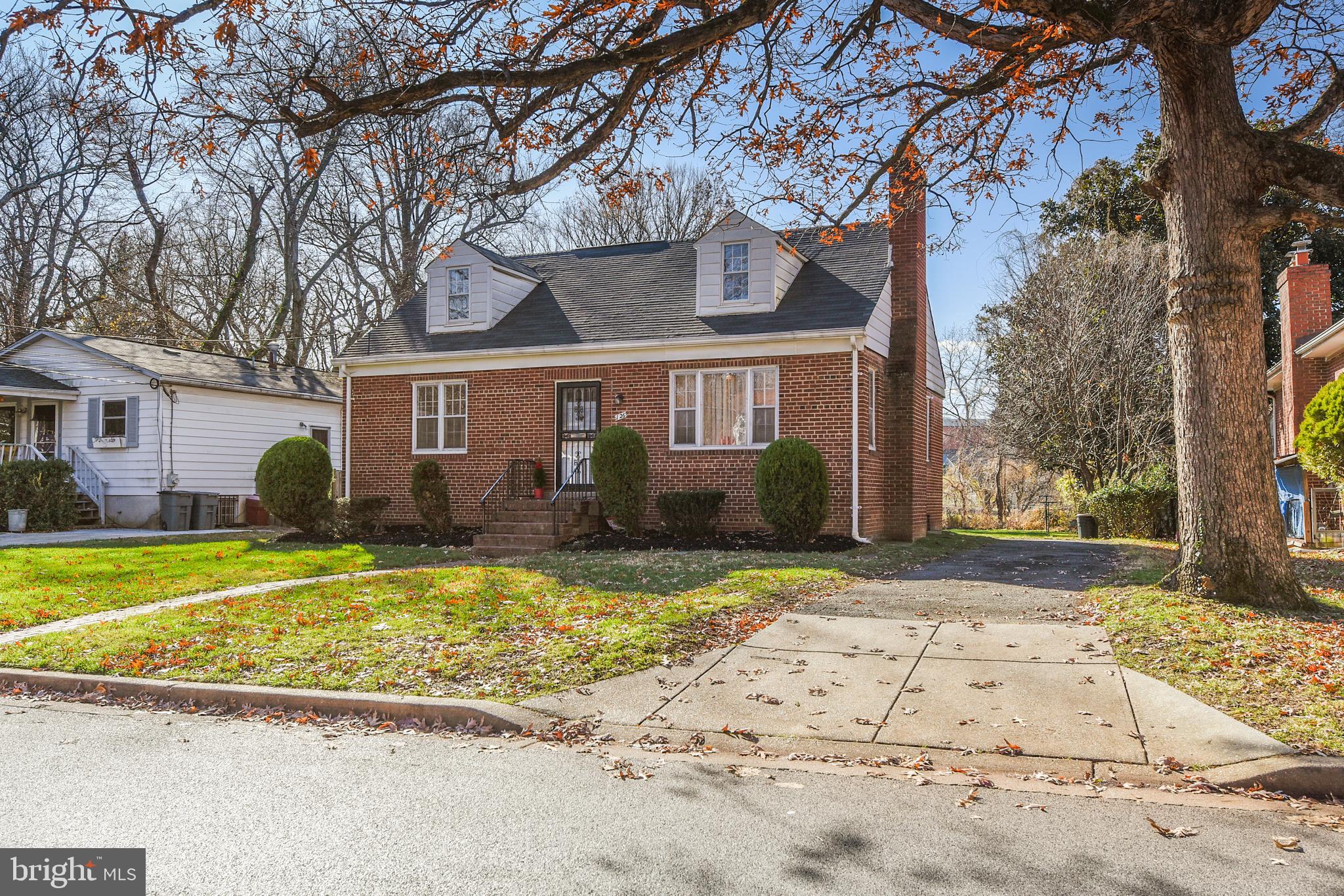 126 Ritchie Avenue Silver Spring, MD 20912 - Photo 3 of 55