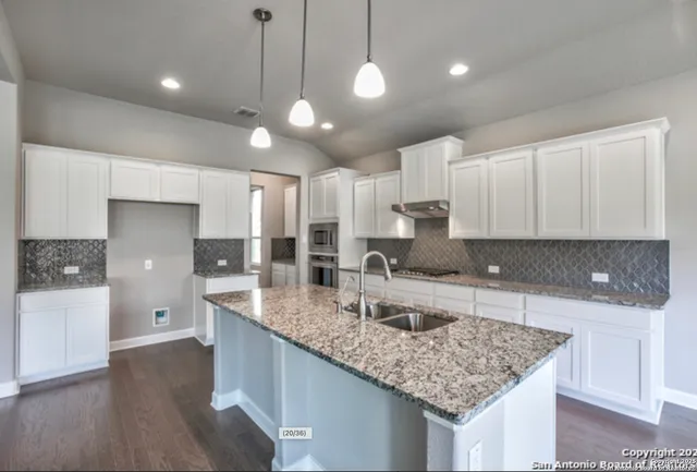 $2,700 | 622 Singing Creek, Spring Branch, TX 78070