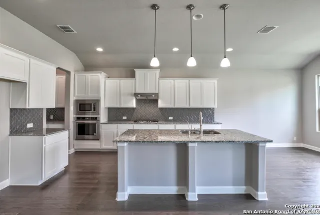 $2,700 | 622 Singing Creek, Spring Branch, TX 78070