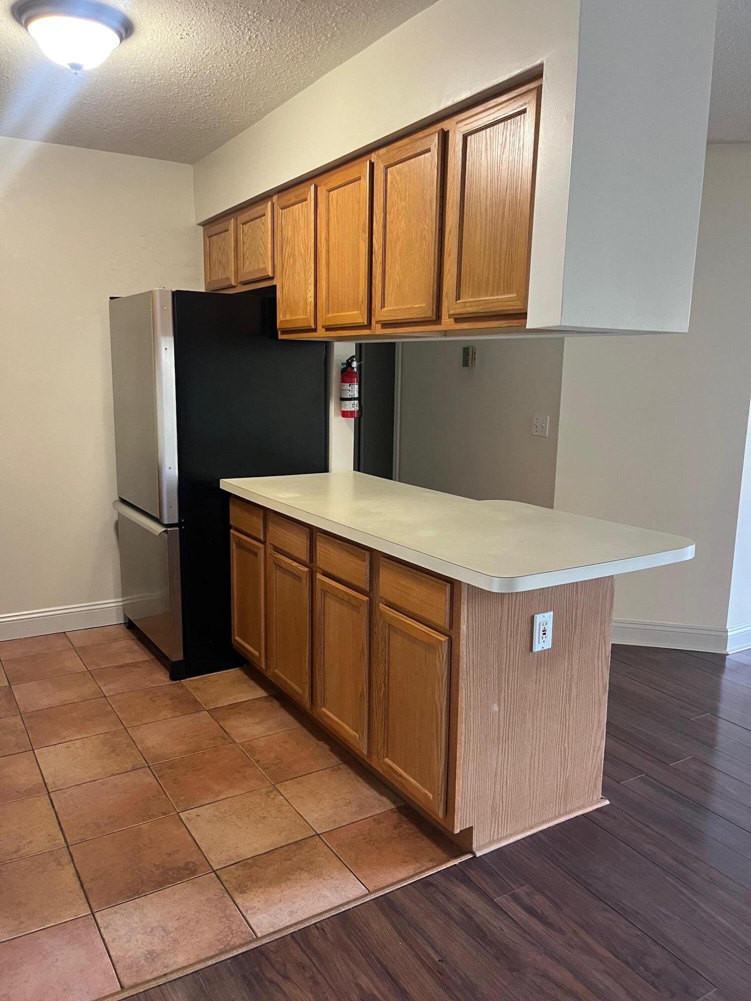 2592 Eagles Circle, Unit 4 Ypsilanti, MI 48197 - Photo 4 of 18 IMG_7352