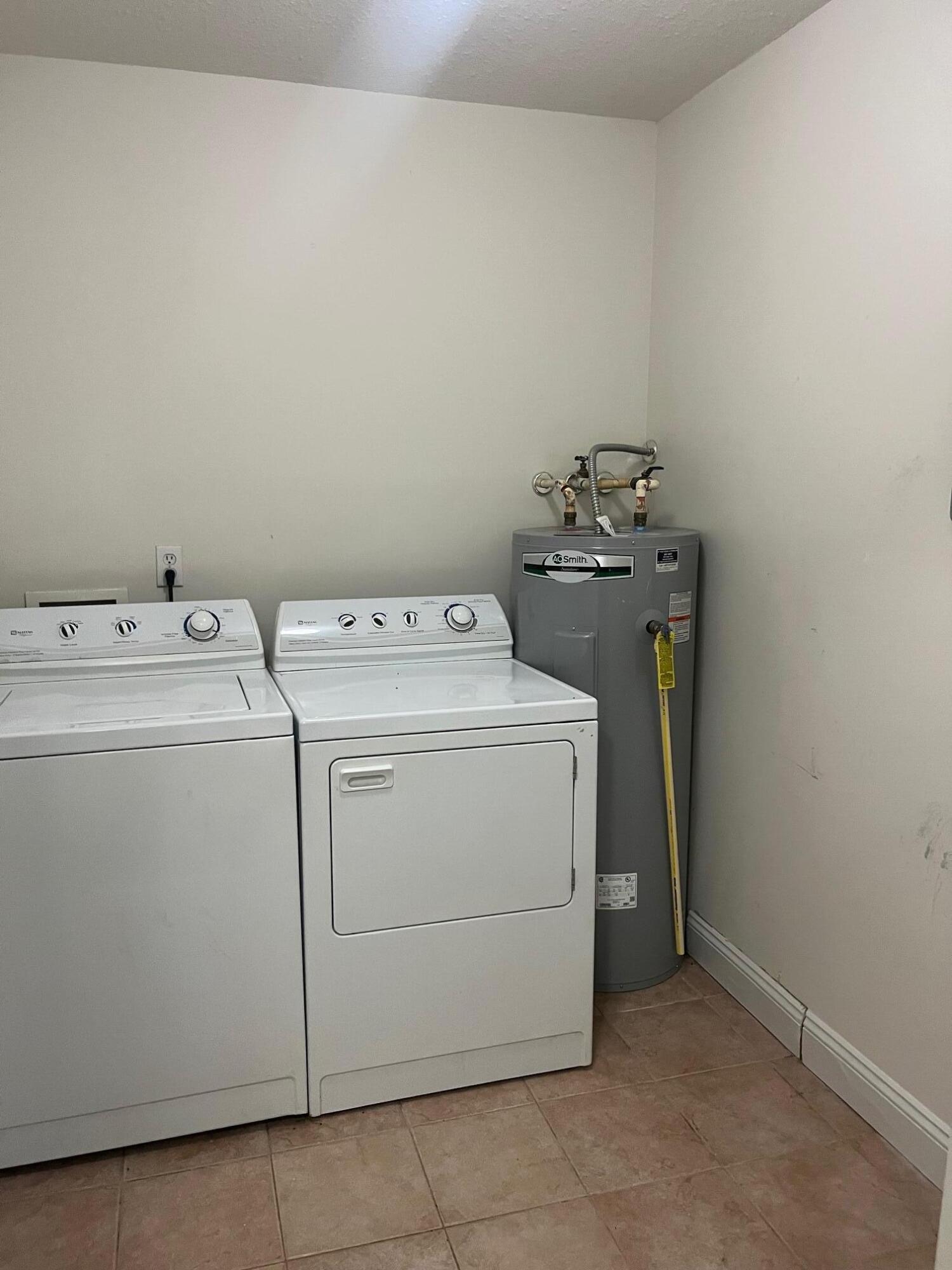 2592 Eagles Circle, Unit 4 Ypsilanti, MI 48197 - Photo 6 of 18 IMG_7356