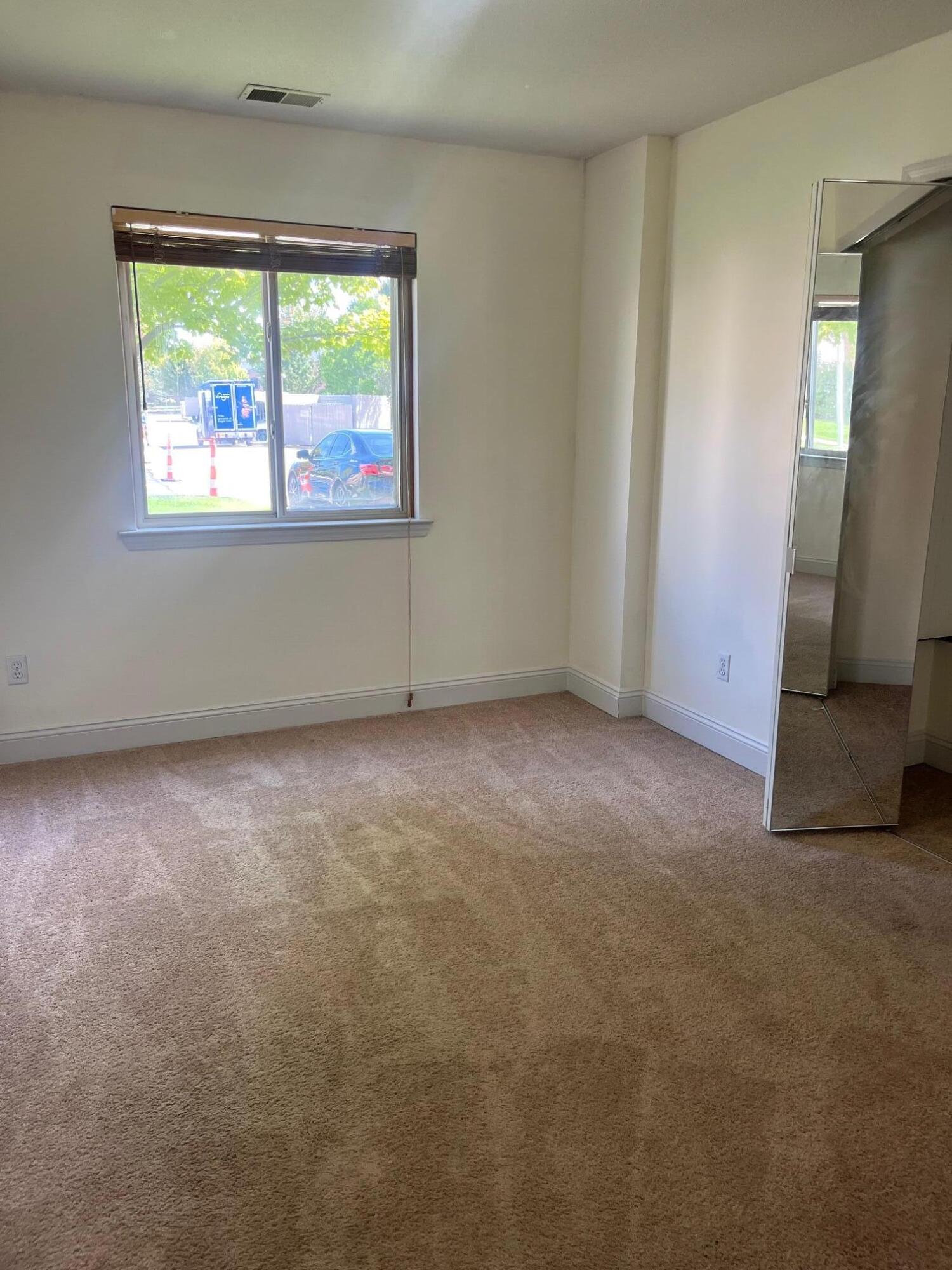 2592 Eagles Circle, Unit 4 Ypsilanti, MI 48197 - Photo 8 of 18 IMG_7360