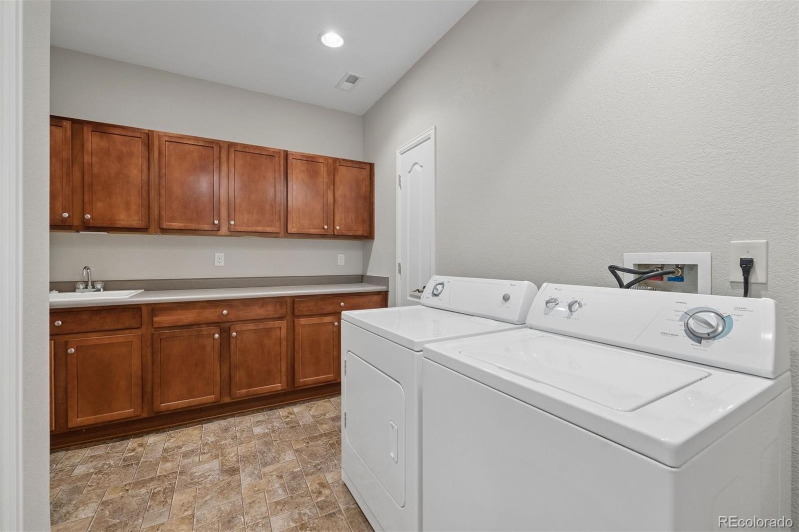 10863 Towerbridge Road Highlands Ranch, CO 80130 - Photo 37 of 42