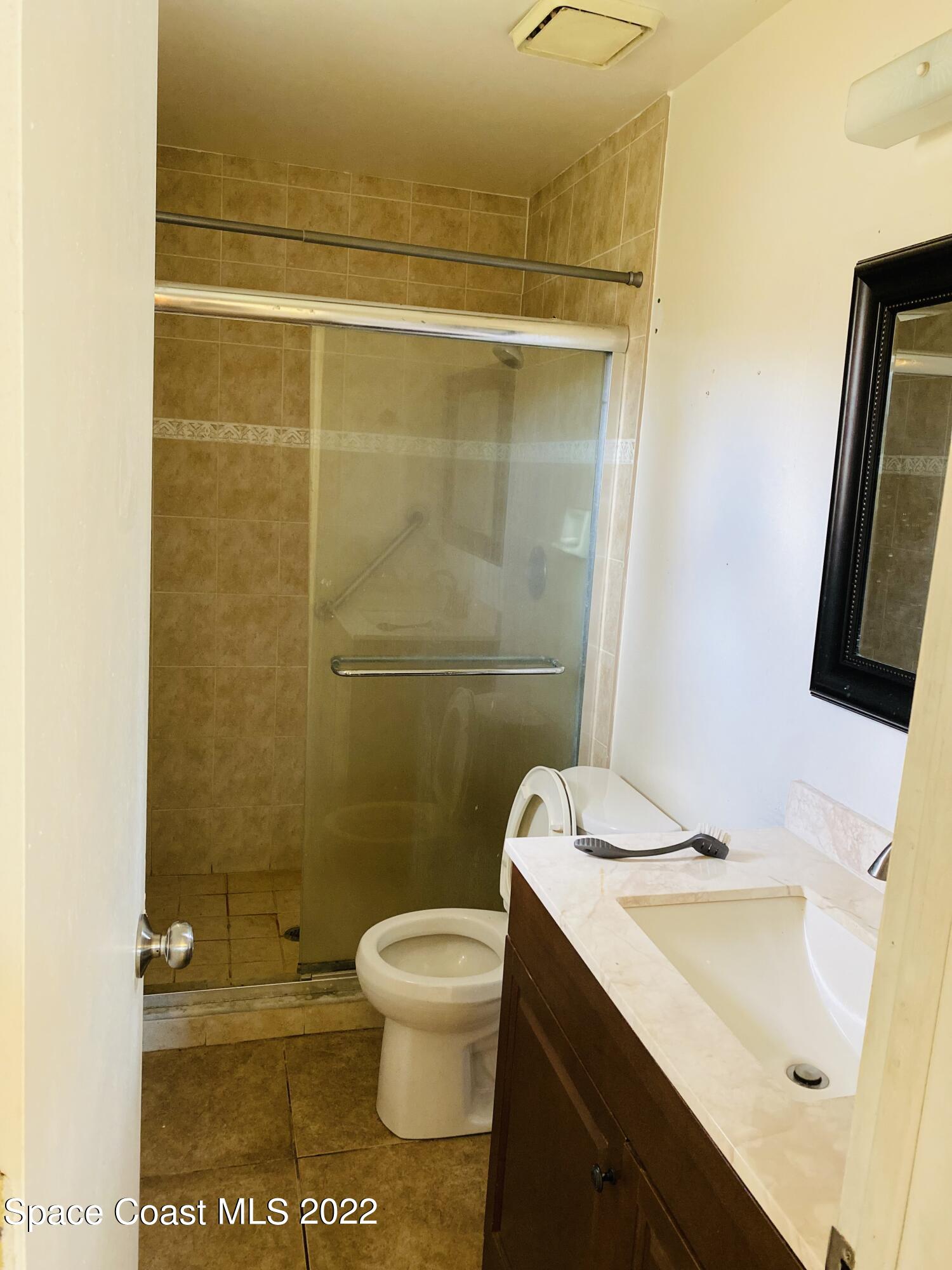 2097 Beekman Street Northeast Palm Bay, FL 32905 - Photo 15 of 35 beekman main bath