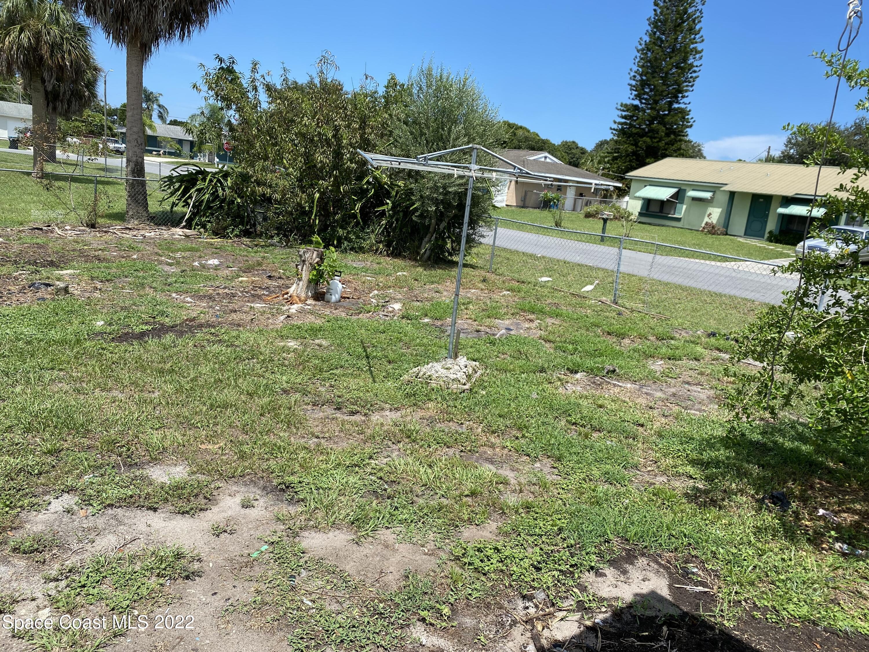 2097 Beekman Street Northeast Palm Bay, FL 32905 - Photo 32 of 35 beekman back
