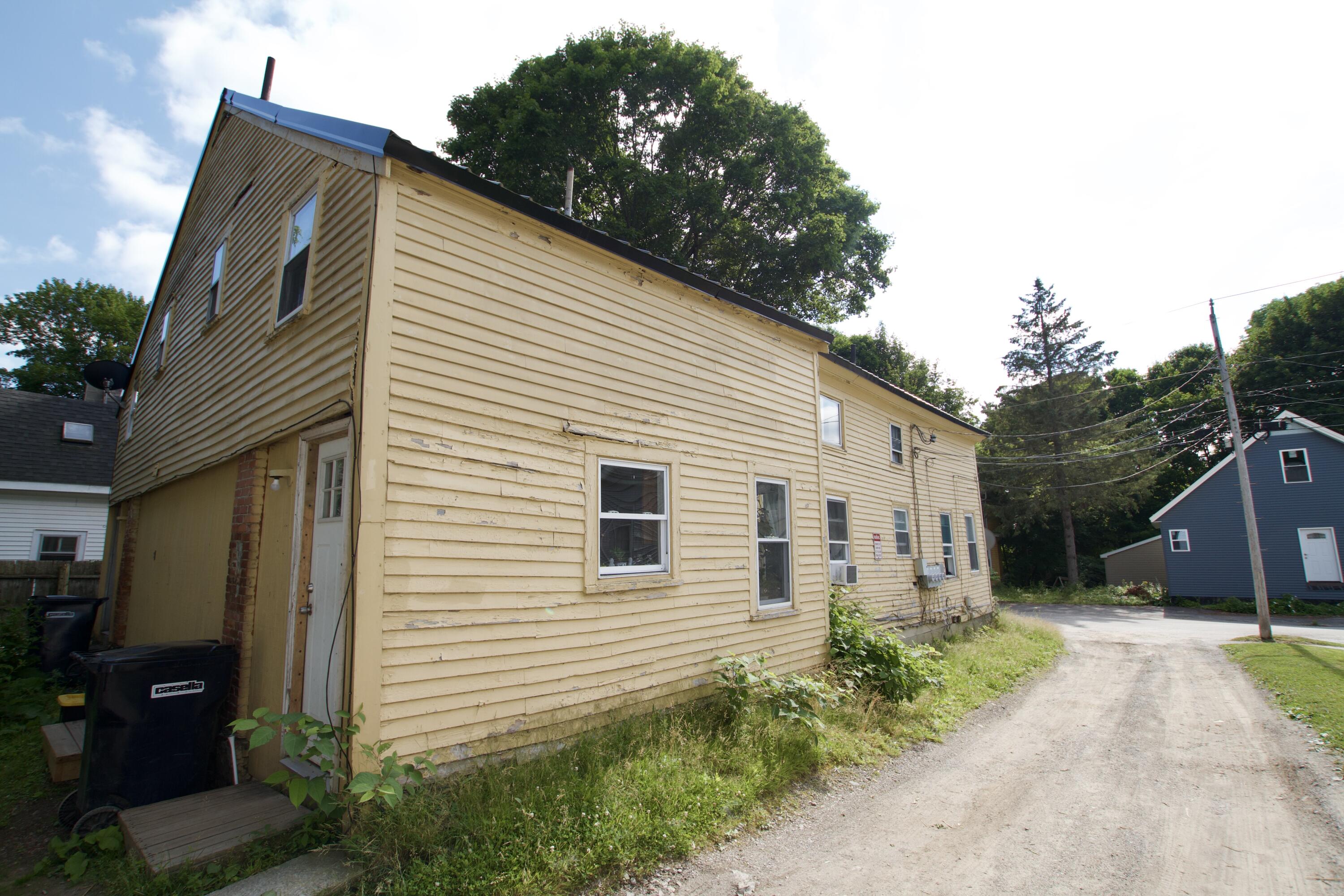 17-19 Prentiss Street Bangor, ME 04401 - Photo 3 of 26 IMG_5043