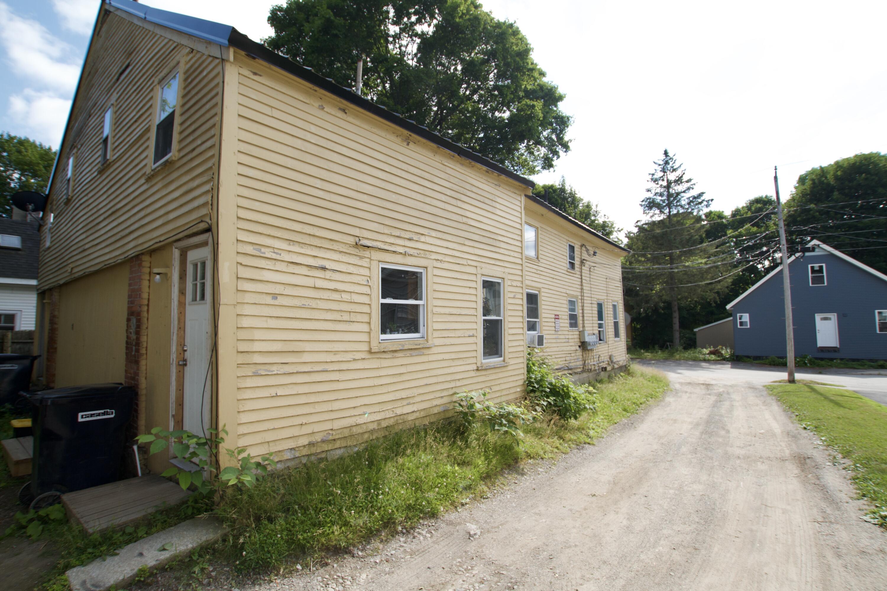 17-19 Prentiss Street Bangor, ME 04401 - Photo 4 of 26 IMG_5045