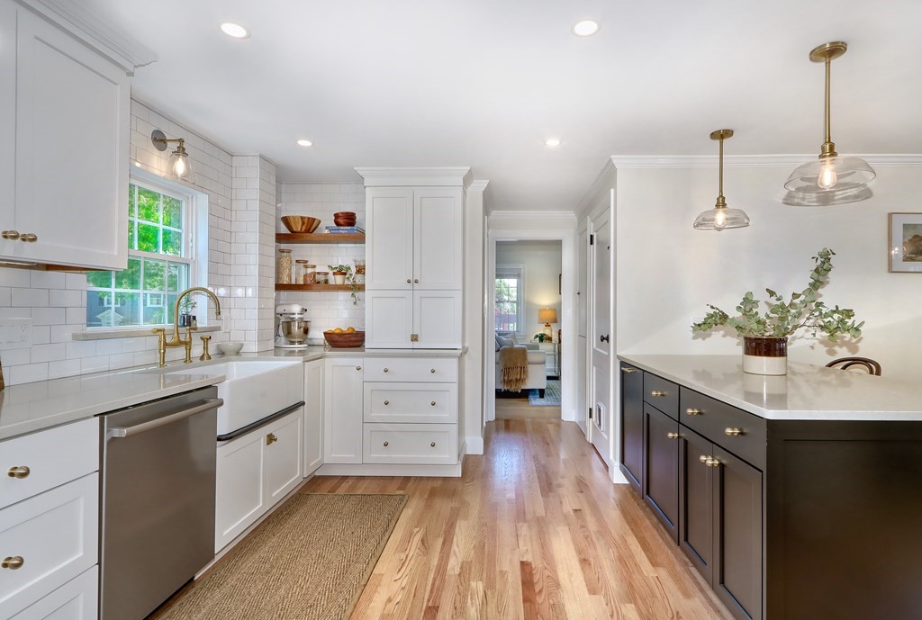 3 Conrad Road Melrose, MA 02176 - Photo 10 of 37 Gallery Image 10