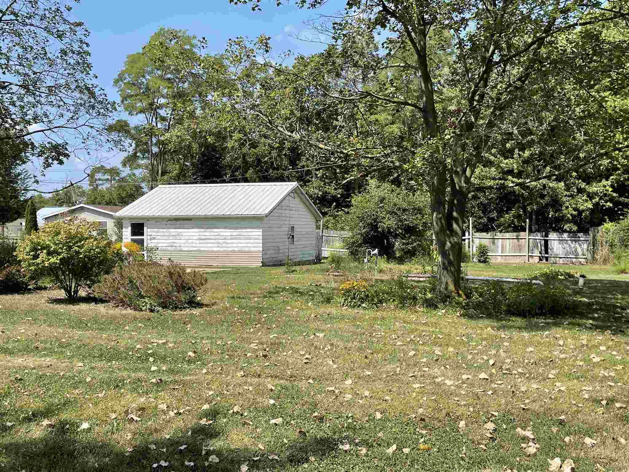 915 Bush Street Decatur, IN 46733 - Photo 8 of 9