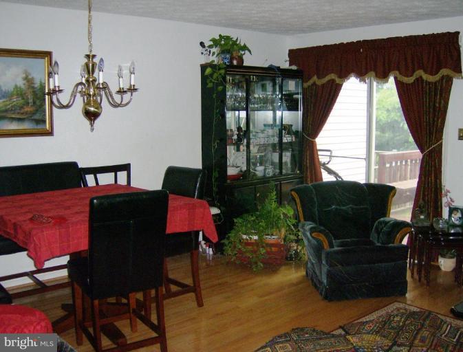 7303 Stream Way Springfield, VA 22152 - Photo 3 of 8 Living Room