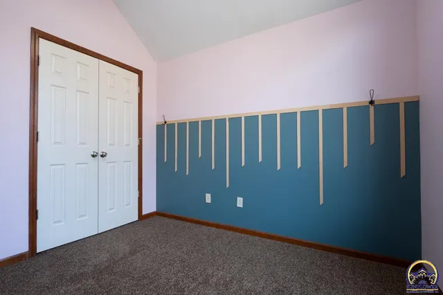 $289,000 | 1022 Southwest Morna Drive, Topeka, KS 66604