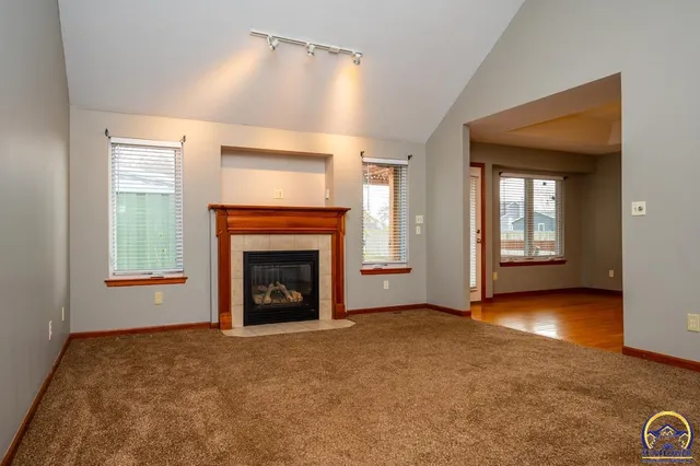 $289,000 | 1022 Southwest Morna Drive, Topeka, KS 66604