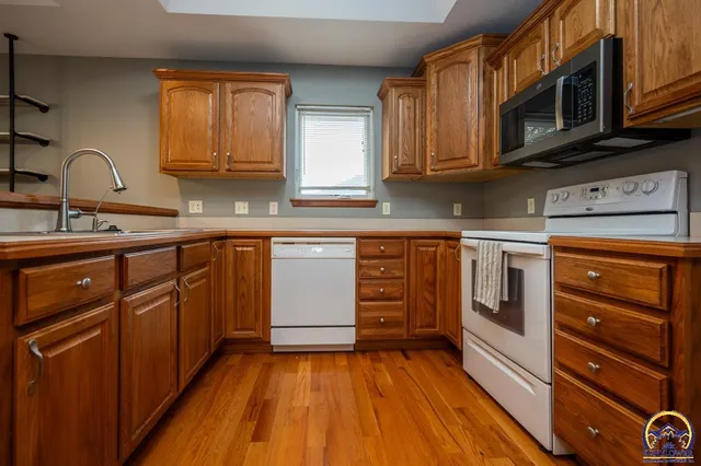 $289,000 | 1022 Southwest Morna Drive, Topeka, KS 66604