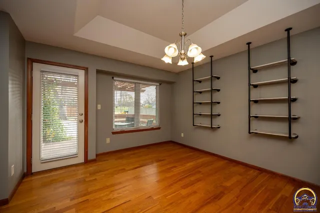 $289,000 | 1022 Southwest Morna Drive, Topeka, KS 66604