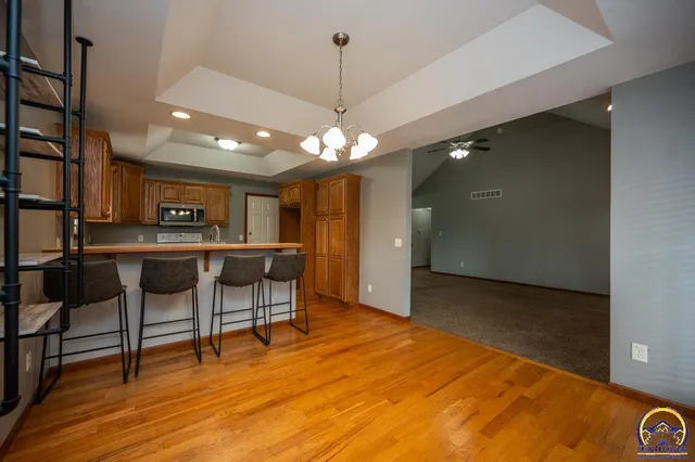 $289,000 | 1022 Southwest Morna Drive, Topeka, KS 66604