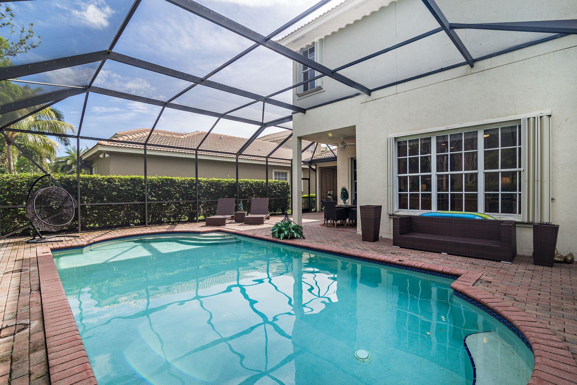 122 Via Castilla Jupiter, FL 33458 - Photo 25 of 40 Pool