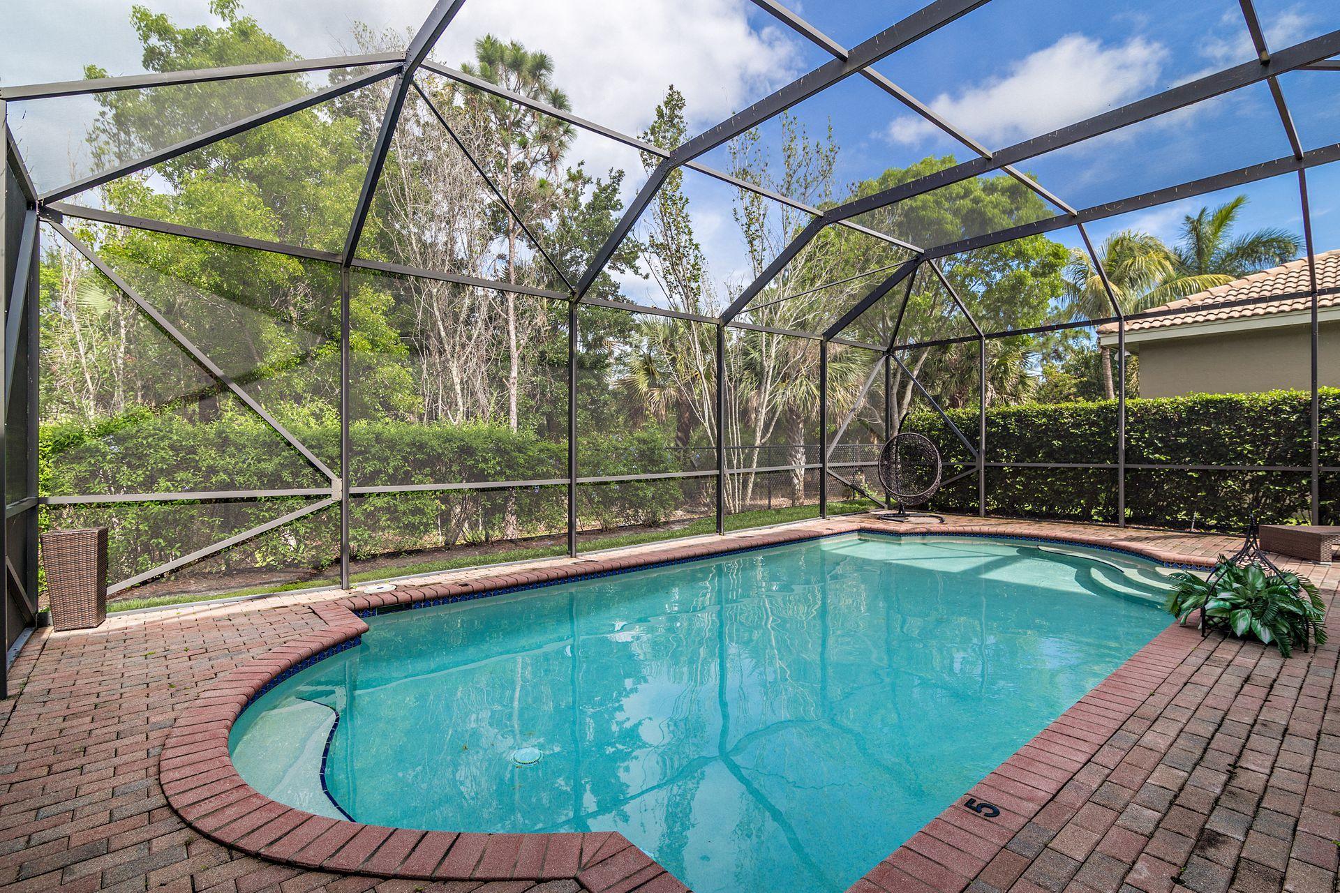 122 Via Castilla Jupiter, FL 33458 - Photo 26 of 40 Pool