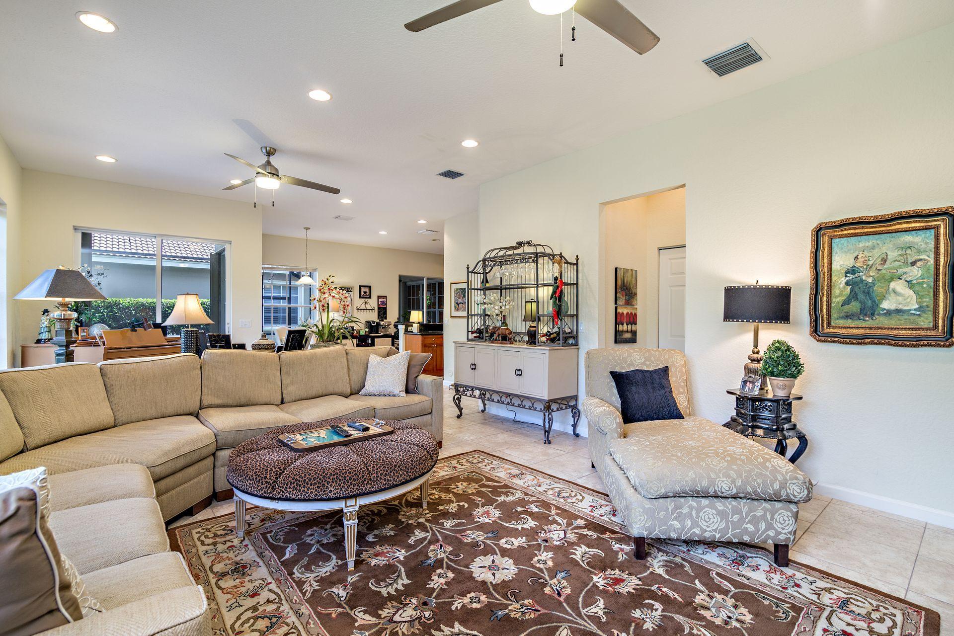 122 Via Castilla Jupiter, FL 33458 - Photo 4 of 40 Living Room