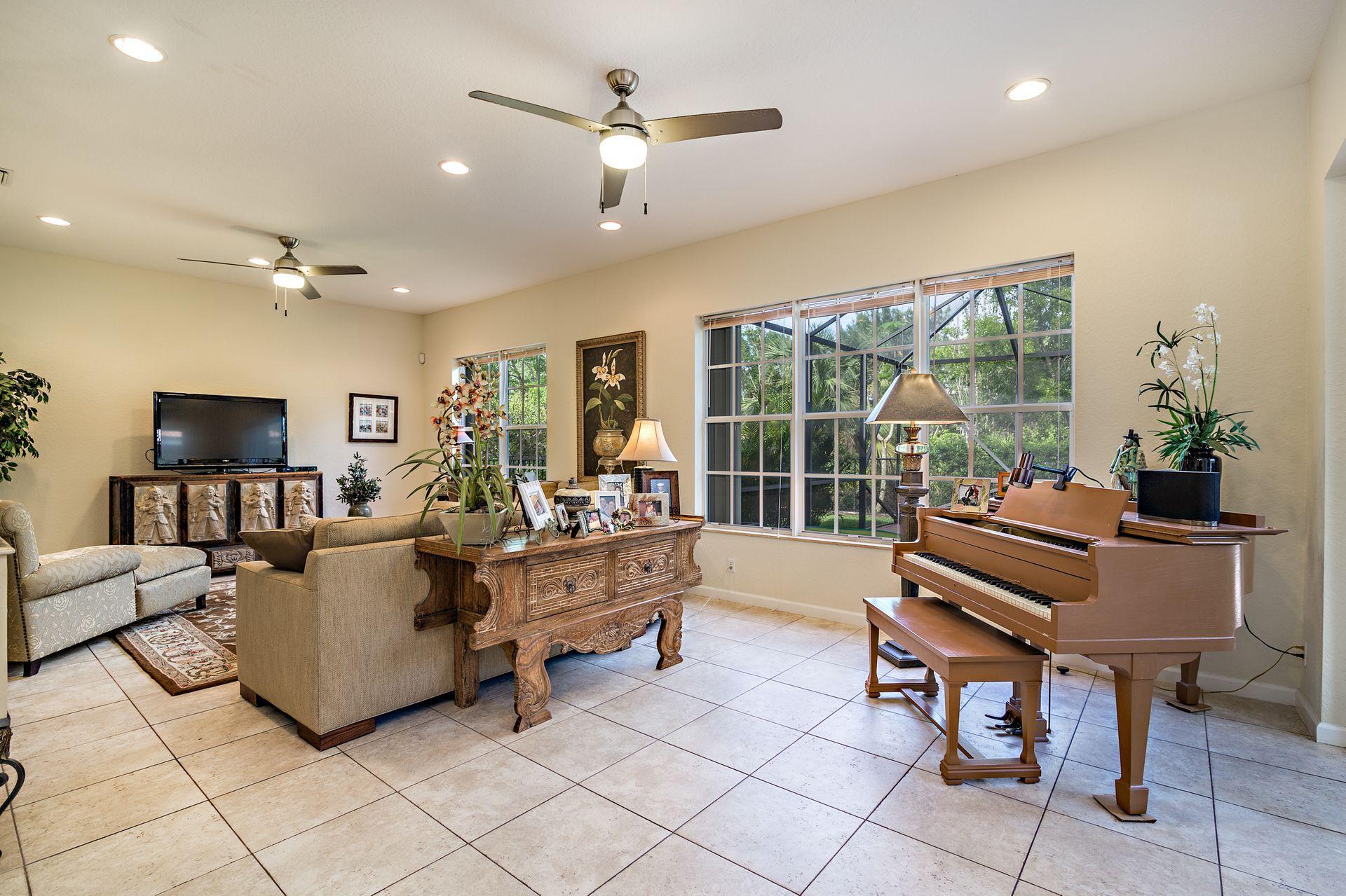 122 Via Castilla Jupiter, FL 33458 - Photo 7 of 40 Great Room