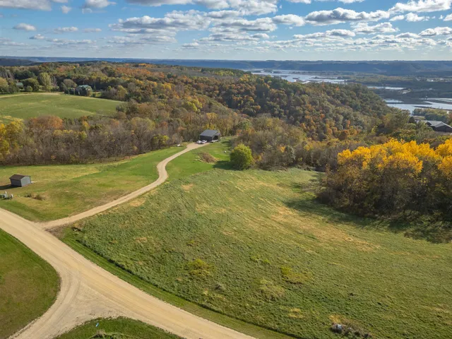 $69,500 | 65567 Grand View Drive, De Soto, WI 54624