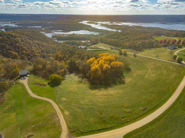 $69,500 | 65567 Grand View Drive, De Soto, WI 54624