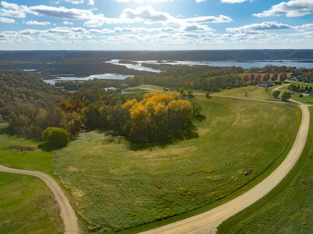 $69,500 | 65567 Grand View Drive, De Soto, WI 54624